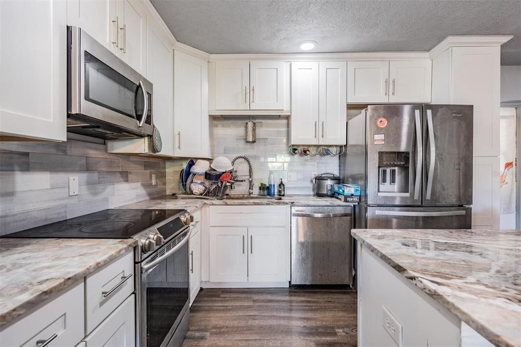 Active With Contract: $315,000 (3 beds, 2 baths, 1125 Square Feet)