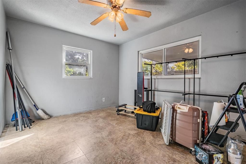 Active With Contract: $315,000 (3 beds, 2 baths, 1125 Square Feet)