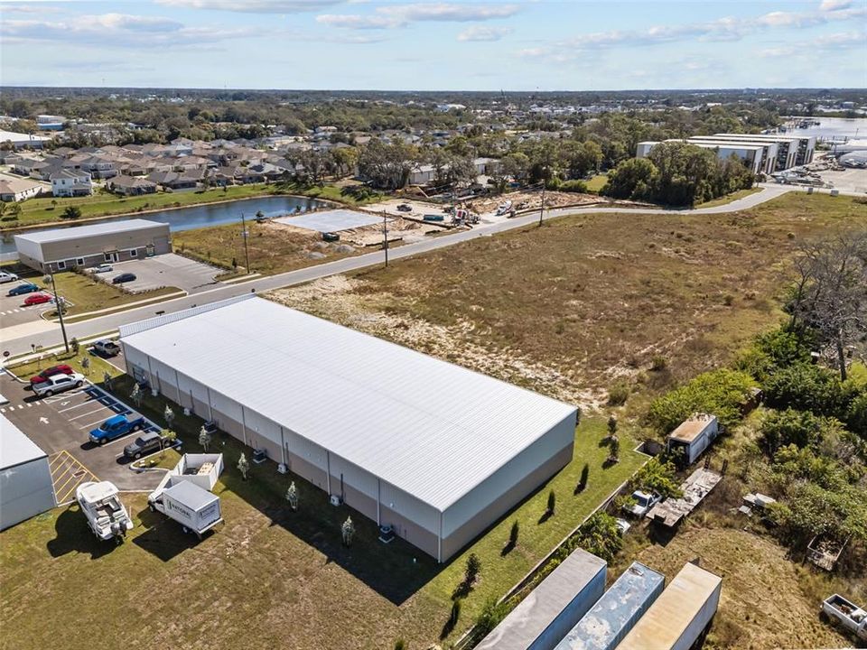 На продажу: $350,000 (0.66 acres)