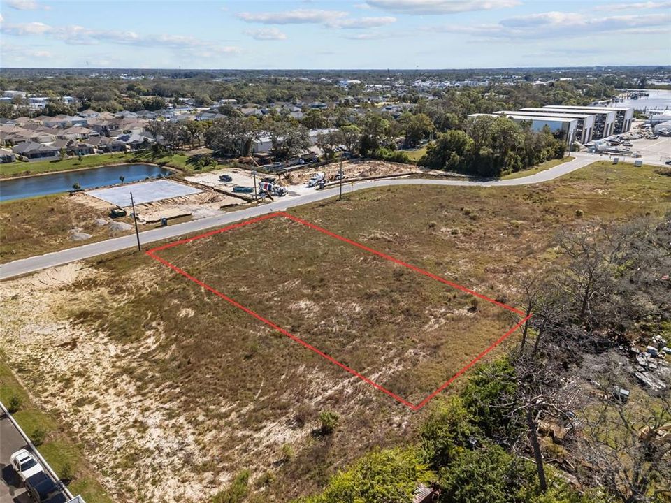 На продажу: $350,000 (0.66 acres)