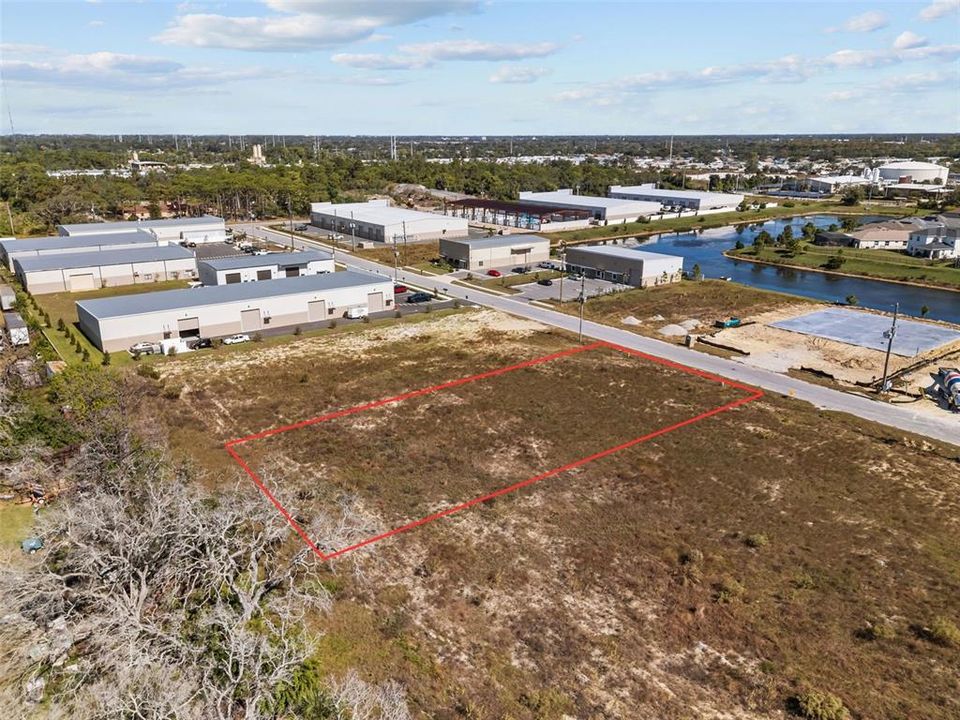 На продажу: $350,000 (0.66 acres)