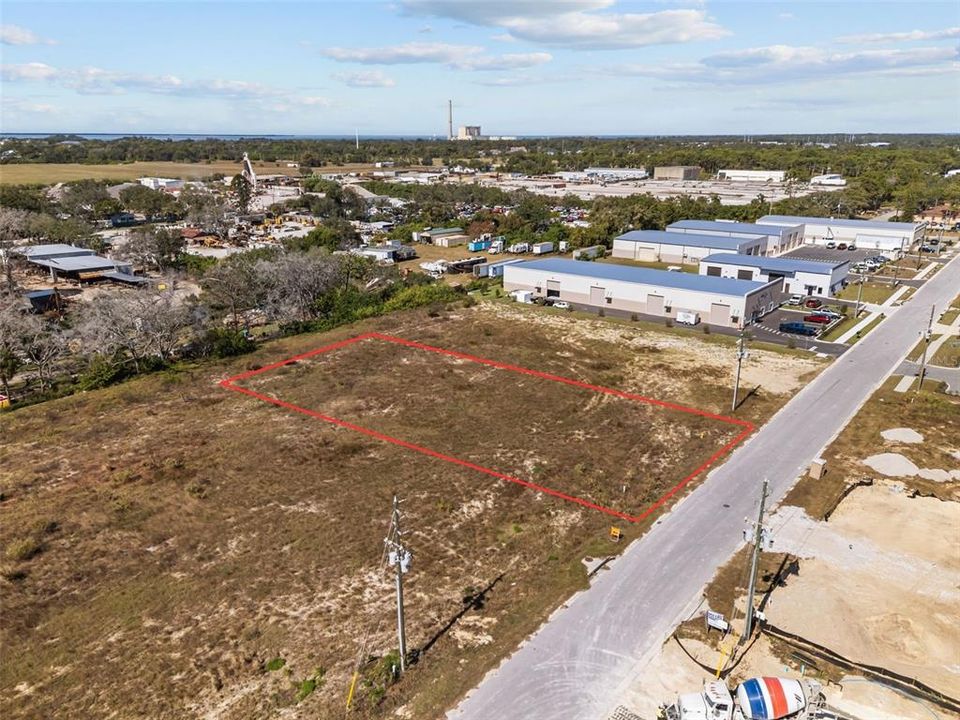 На продажу: $350,000 (0.66 acres)