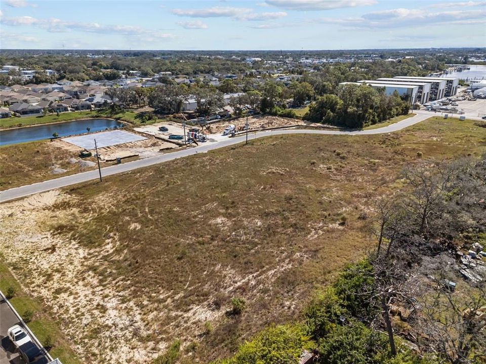 На продажу: $350,000 (0.66 acres)