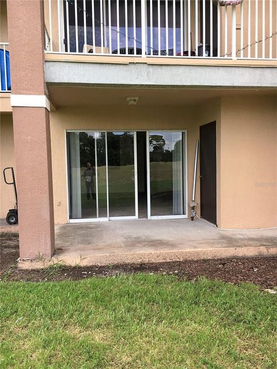 For Rent: $1,400 (1 beds, 1 baths, 861 Square Feet)