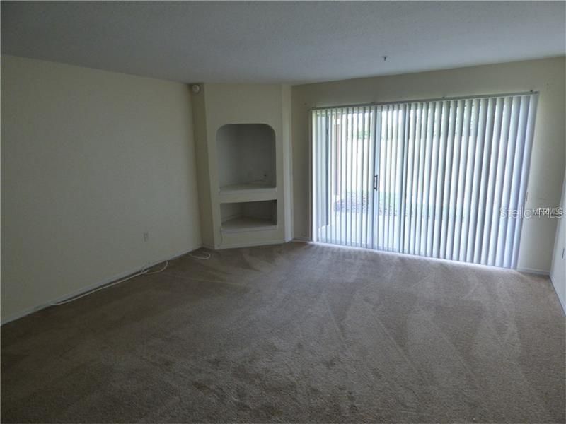 For Rent: $1,400 (1 beds, 1 baths, 861 Square Feet)