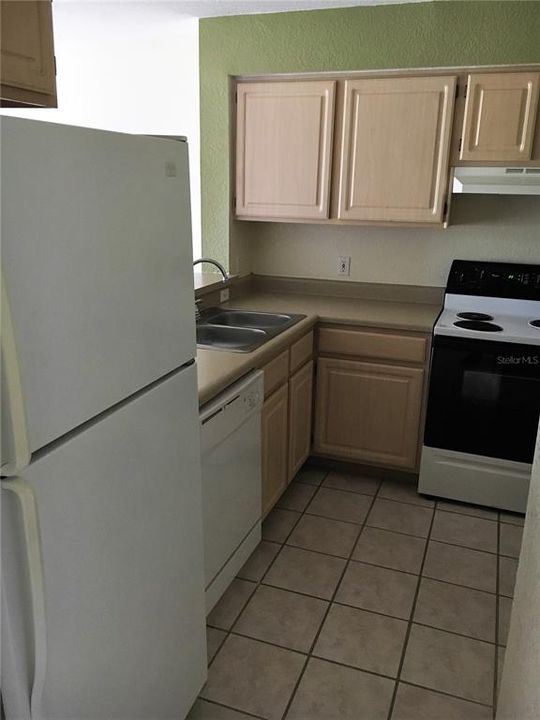 For Rent: $1,400 (1 beds, 1 baths, 861 Square Feet)