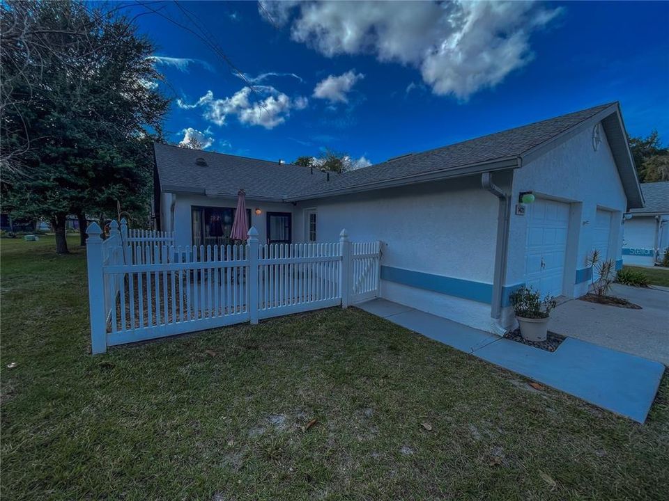 待售: $169,000 (2 贝兹, 2 浴室, 959 平方英尺)