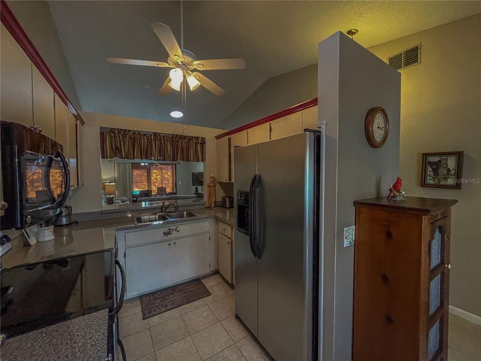 待售: $169,000 (2 贝兹, 2 浴室, 959 平方英尺)