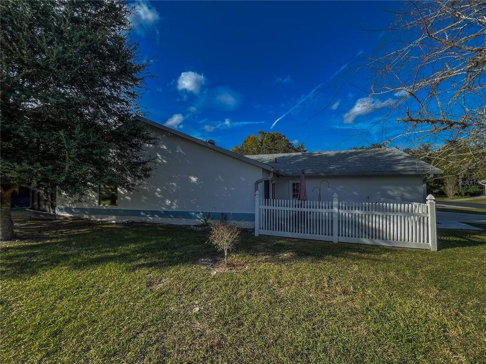 待售: $169,000 (2 贝兹, 2 浴室, 959 平方英尺)