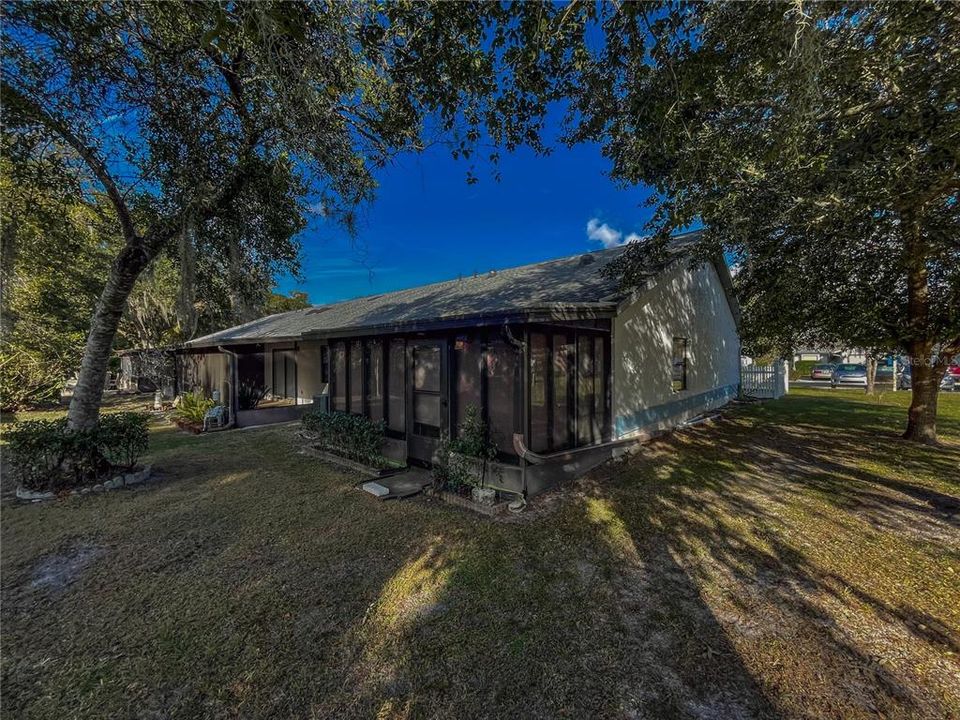 待售: $169,000 (2 贝兹, 2 浴室, 959 平方英尺)