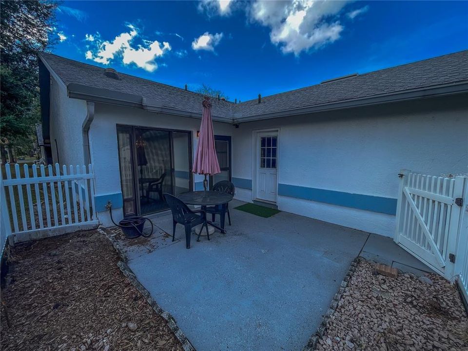 待售: $169,000 (2 贝兹, 2 浴室, 959 平方英尺)