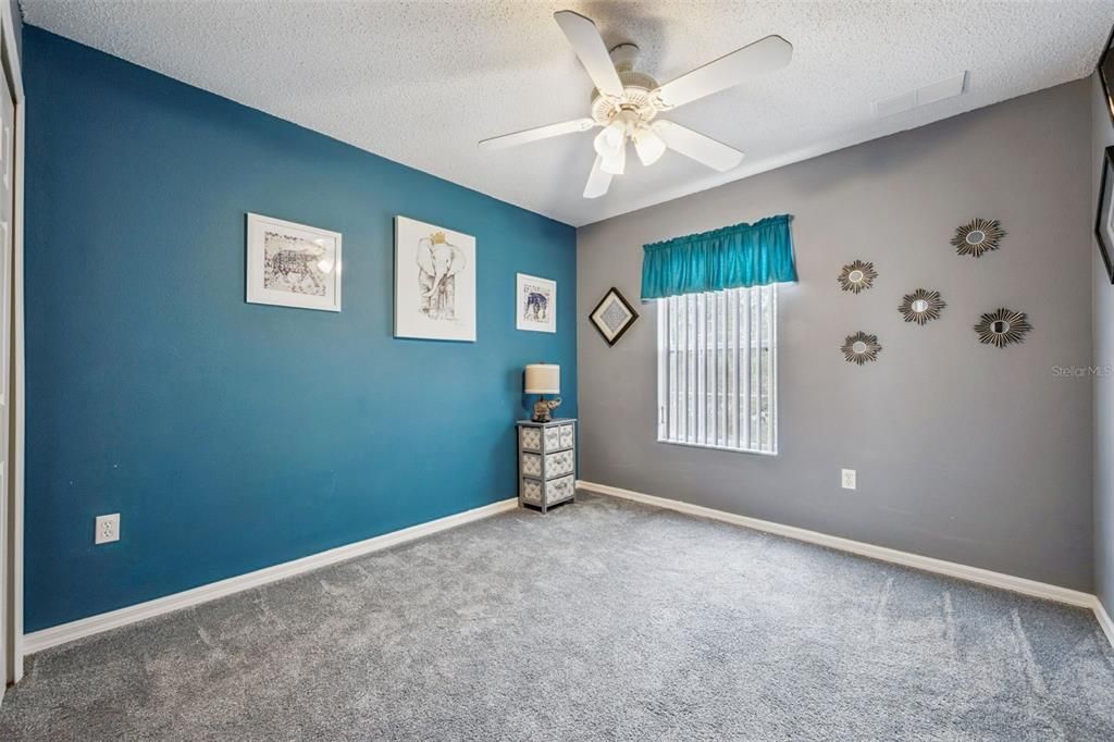 На продажу: $279,990 (3 спален, 2 ванн, 1286 Квадратных фут)