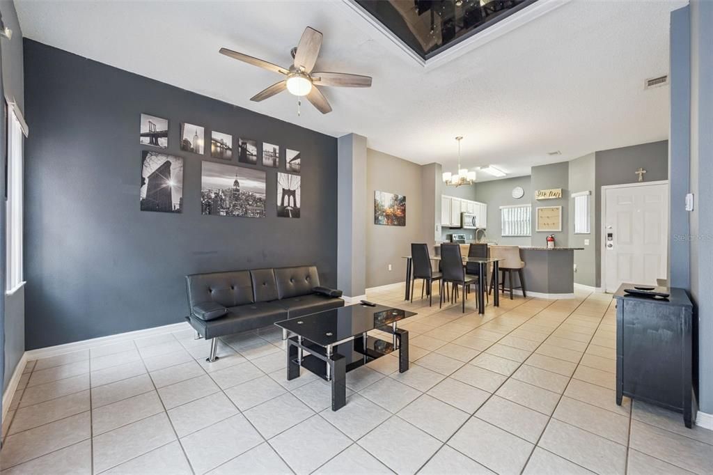 На продажу: $279,990 (3 спален, 2 ванн, 1286 Квадратных фут)