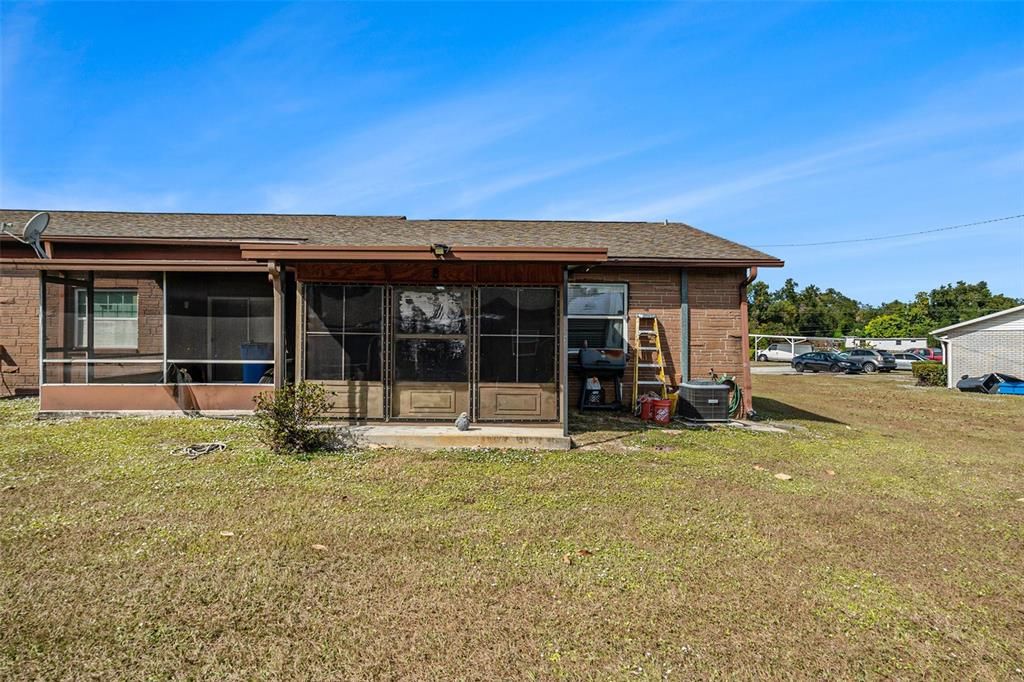 待售: $160,000 (2 贝兹, 1 浴室, 794 平方英尺)