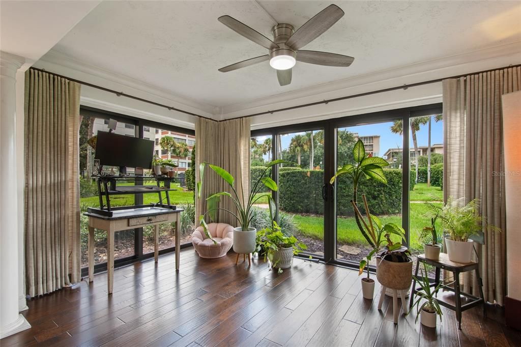 出租: $4,850 (2 贝兹, 2 浴室, 1143 平方英尺)