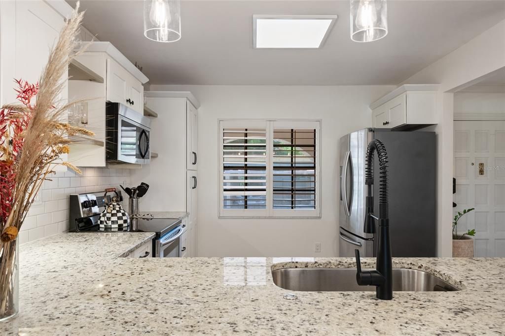 出租: $4,850 (2 贝兹, 2 浴室, 1143 平方英尺)