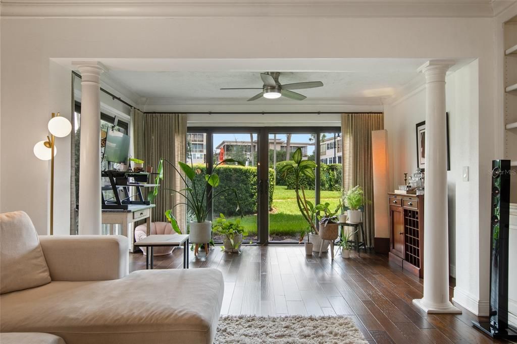 出租: $4,850 (2 贝兹, 2 浴室, 1143 平方英尺)