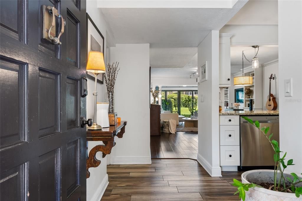 出租: $4,850 (2 贝兹, 2 浴室, 1143 平方英尺)