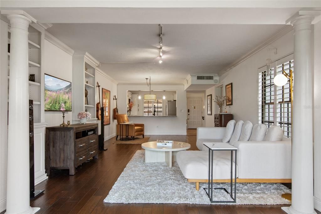 出租: $4,850 (2 贝兹, 2 浴室, 1143 平方英尺)