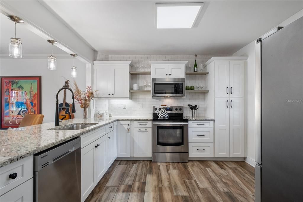 出租: $4,850 (2 贝兹, 2 浴室, 1143 平方英尺)