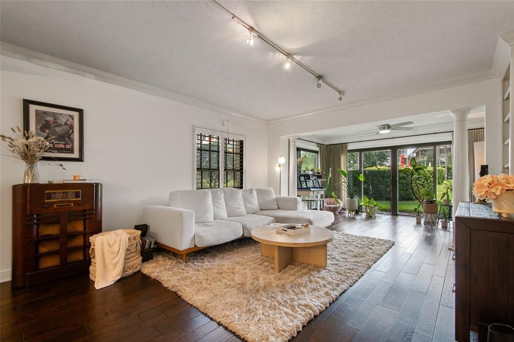 出租: $4,850 (2 贝兹, 2 浴室, 1143 平方英尺)