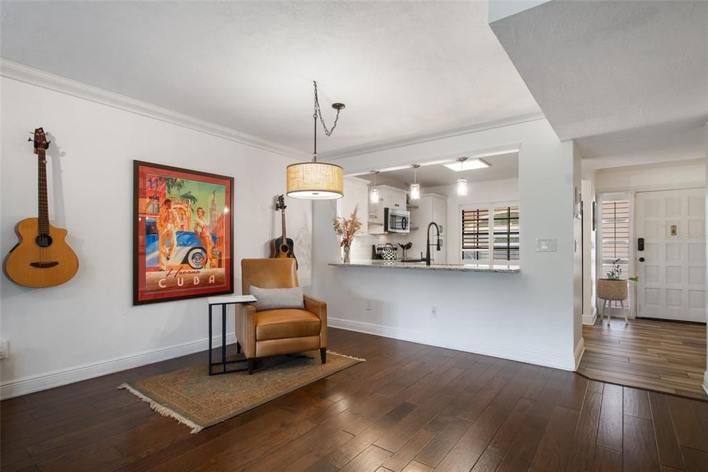 出租: $4,850 (2 贝兹, 2 浴室, 1143 平方英尺)