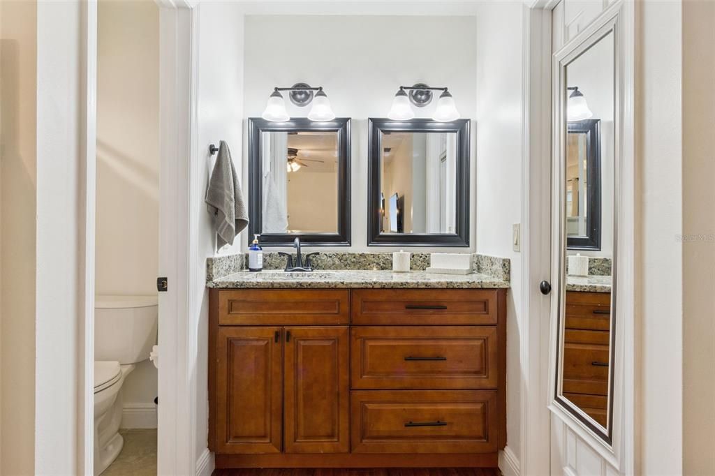 Под контрактом: $450,000 (4 спален, 2 ванн, 1907 Квадратных фут)