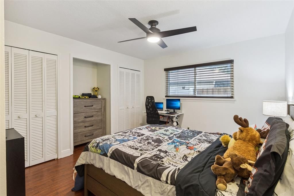 Под контрактом: $450,000 (4 спален, 2 ванн, 1907 Квадратных фут)