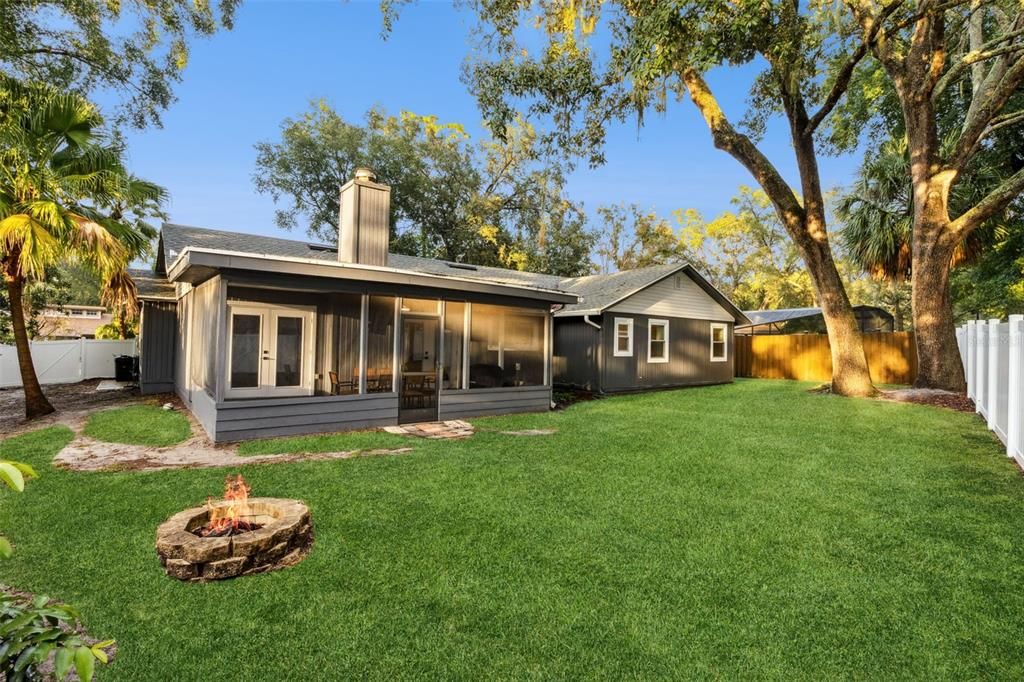 Под контрактом: $450,000 (4 спален, 2 ванн, 1907 Квадратных фут)