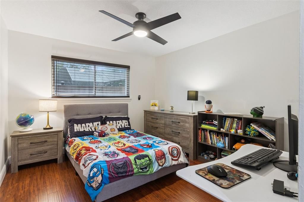 Под контрактом: $450,000 (4 спален, 2 ванн, 1907 Квадратных фут)