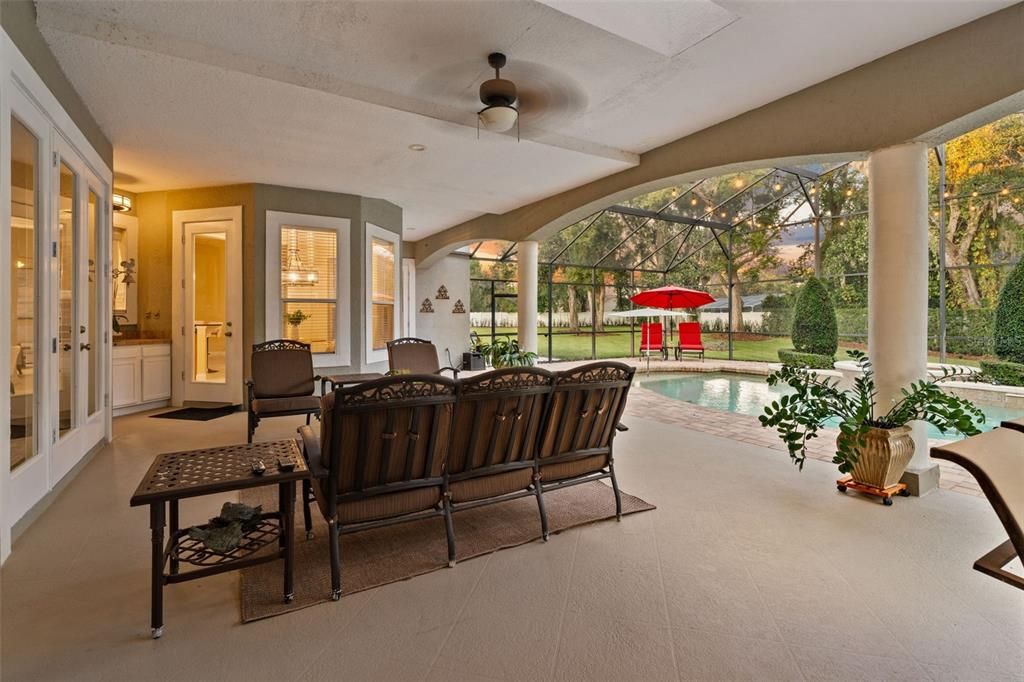 For Sale: $1,350,000 (5 beds, 4 baths, 4899 Square Feet)