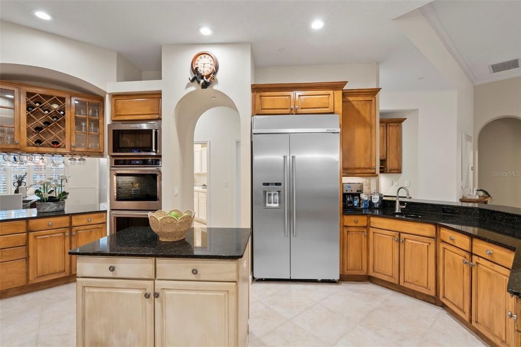 For Sale: $1,350,000 (5 beds, 4 baths, 4899 Square Feet)