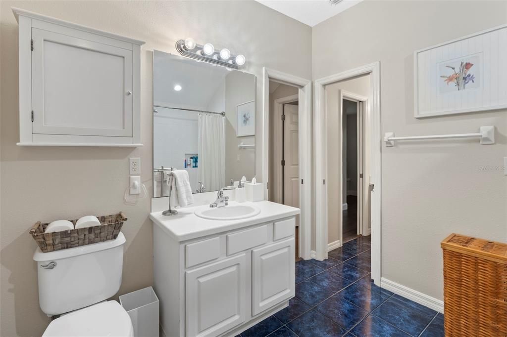 For Sale: $1,350,000 (5 beds, 4 baths, 4899 Square Feet)