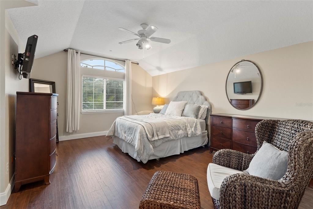 For Sale: $1,350,000 (5 beds, 4 baths, 4899 Square Feet)