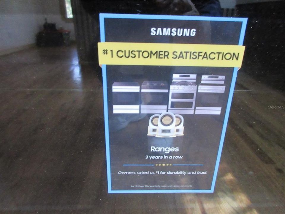 For Sale: $149,000 (2 beds, 1 baths, 951 Square Feet)