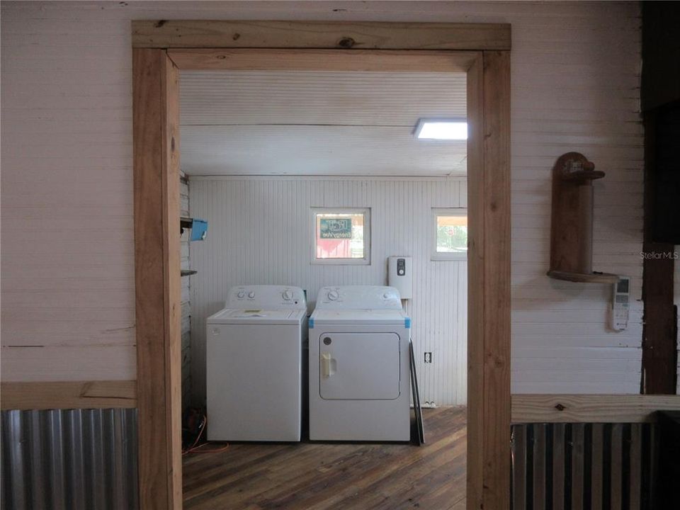 For Sale: $149,000 (2 beds, 1 baths, 951 Square Feet)