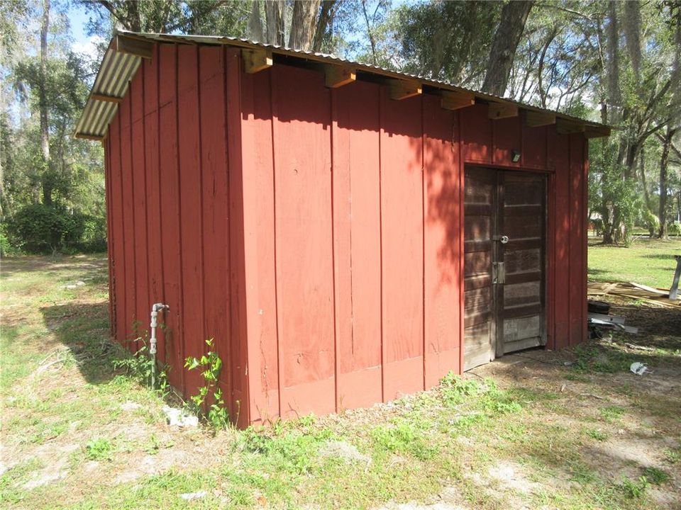 For Sale: $149,000 (2 beds, 1 baths, 951 Square Feet)