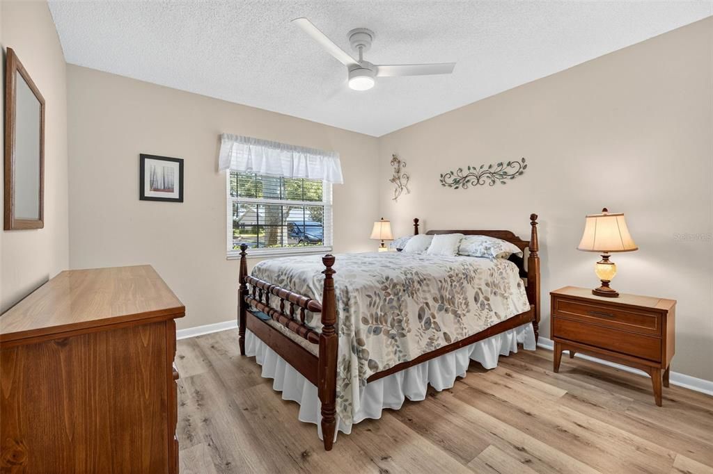 Под контрактом: $190,000 (2 спален, 2 ванн, 1044 Квадратных фут)