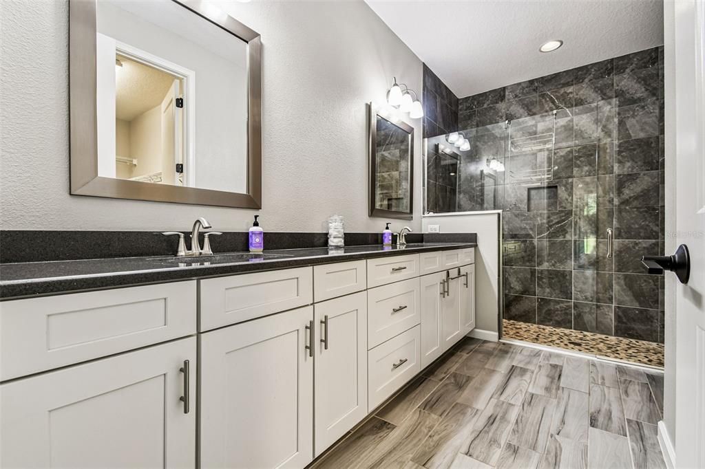 For Sale: $410,000 (3 beds, 2 baths, 1784 Square Feet)