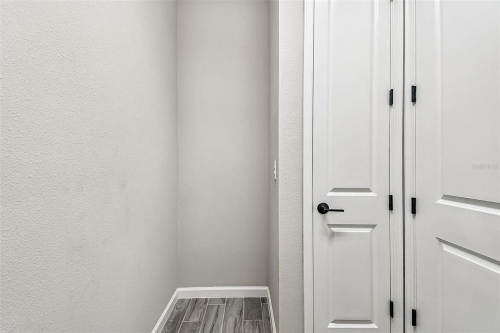 For Sale: $410,000 (3 beds, 2 baths, 1784 Square Feet)