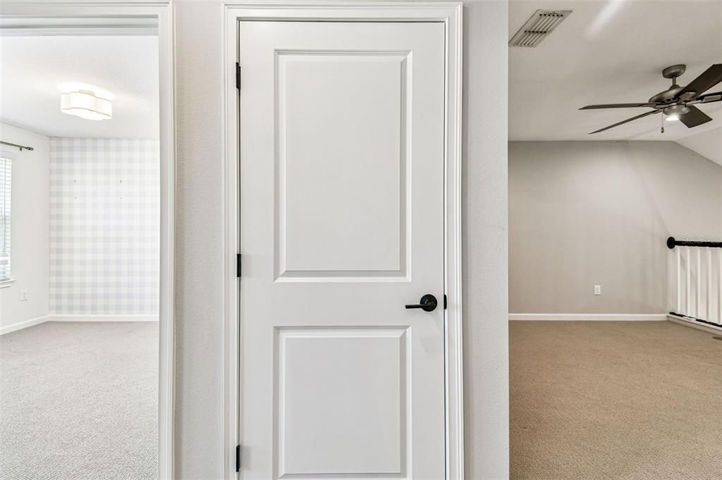 For Sale: $410,000 (3 beds, 2 baths, 1784 Square Feet)