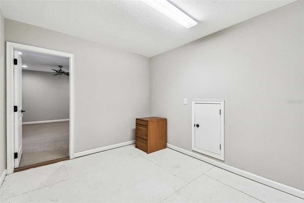 For Sale: $410,000 (3 beds, 2 baths, 1784 Square Feet)