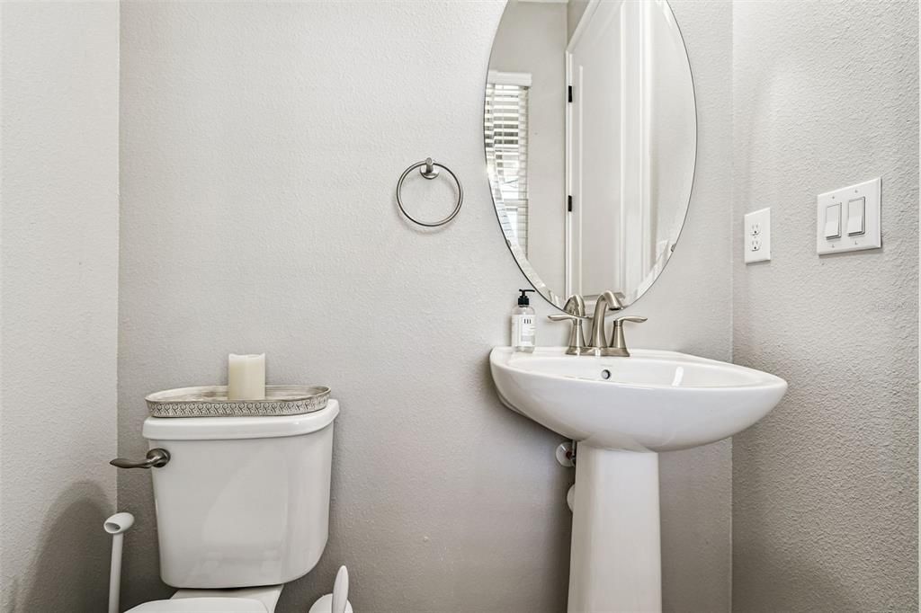 For Sale: $410,000 (3 beds, 2 baths, 1784 Square Feet)