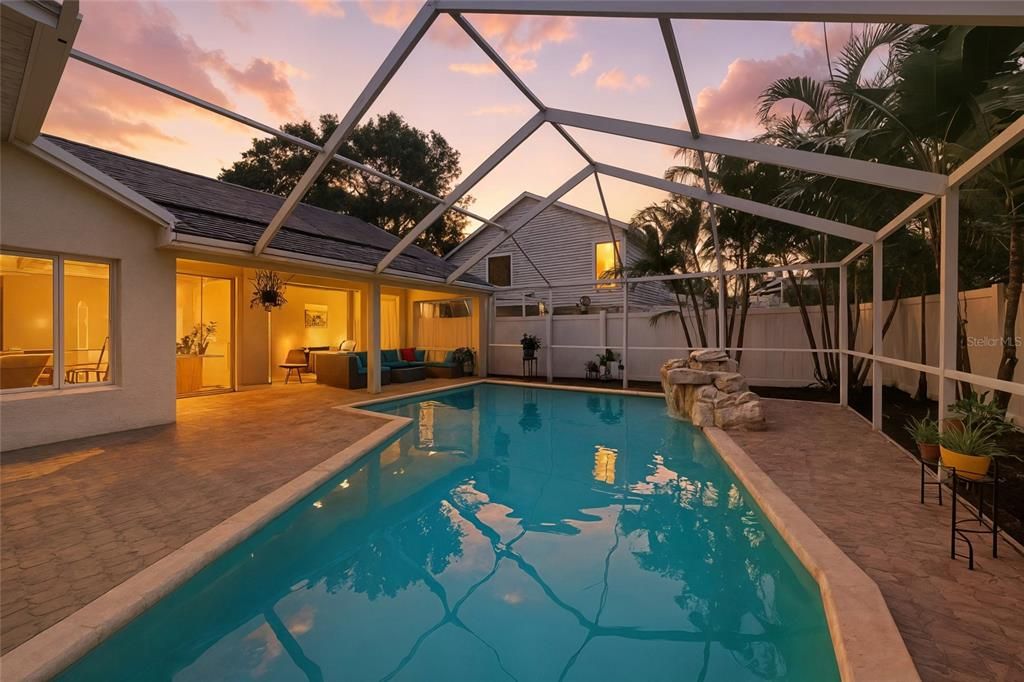 Active With Contract: $579,999 (4 beds, 2 baths, 1967 Square Feet)