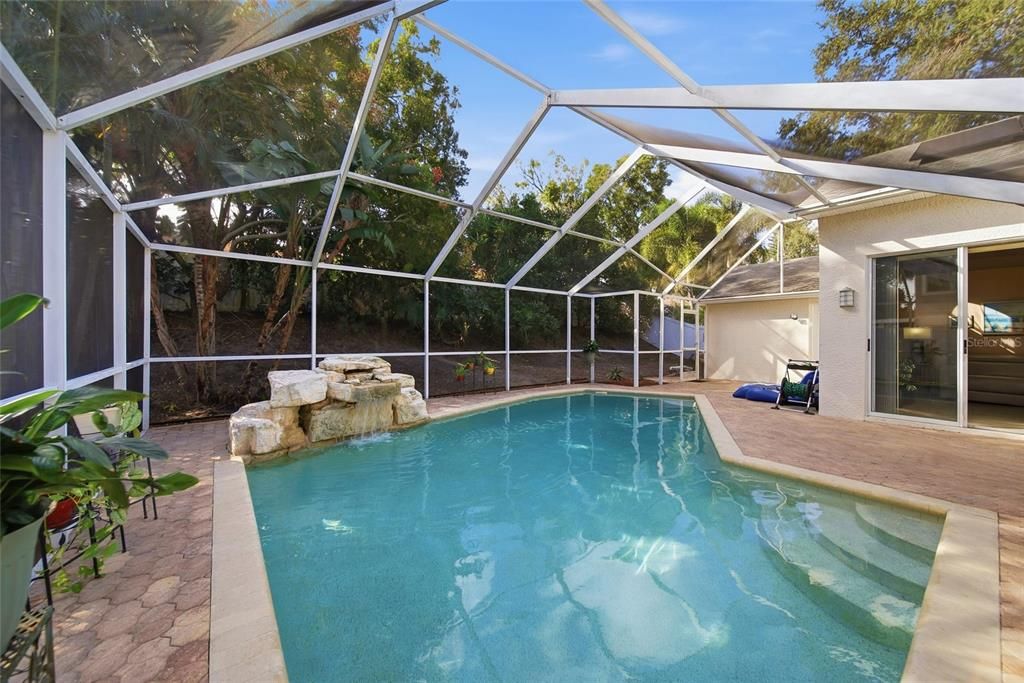 Active With Contract: $579,999 (4 beds, 2 baths, 1967 Square Feet)