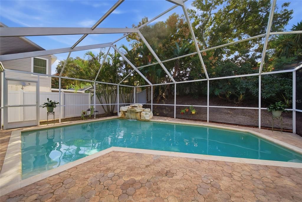 Active With Contract: $579,999 (4 beds, 2 baths, 1967 Square Feet)