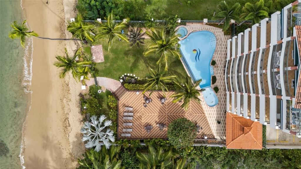 На продажу: $1,085,000 (2 спален, 2 ванн, 1325 Квадратных фут)