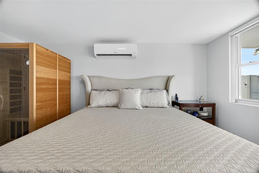 На продажу: $1,085,000 (2 спален, 2 ванн, 1325 Квадратных фут)