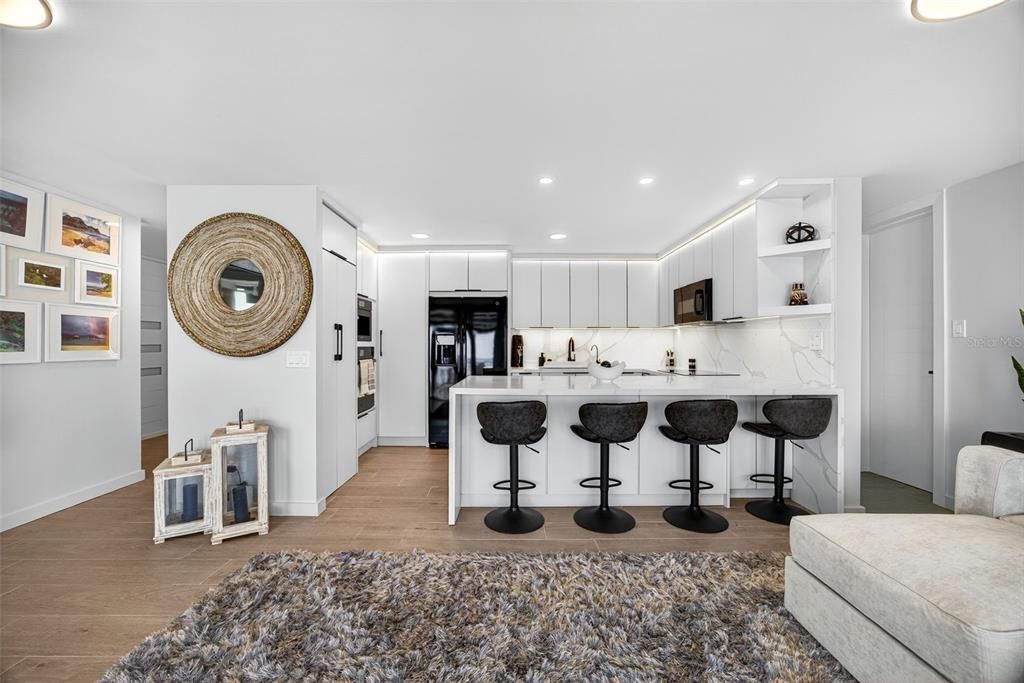 На продажу: $1,085,000 (2 спален, 2 ванн, 1325 Квадратных фут)