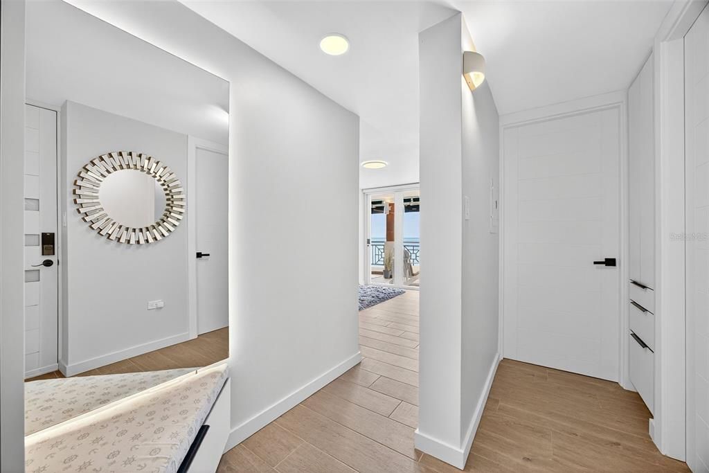 На продажу: $1,085,000 (2 спален, 2 ванн, 1325 Квадратных фут)